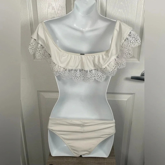 Hollister Bikini 👙 Set - Picture 5 of 8